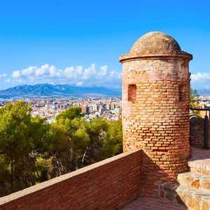 Descubre Málaga con los tours en autobús turístico – Visita a medida en 2026 Explora Málaga a tu ritmo con los tours en autobús con paradas libres – Vistas panorámicas, guías de audio y paradas ilimitadas en 2026